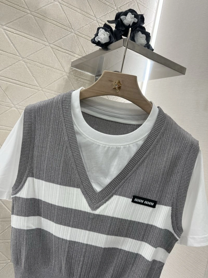 Miu Miu T-Shirts UrbanStyle 154387