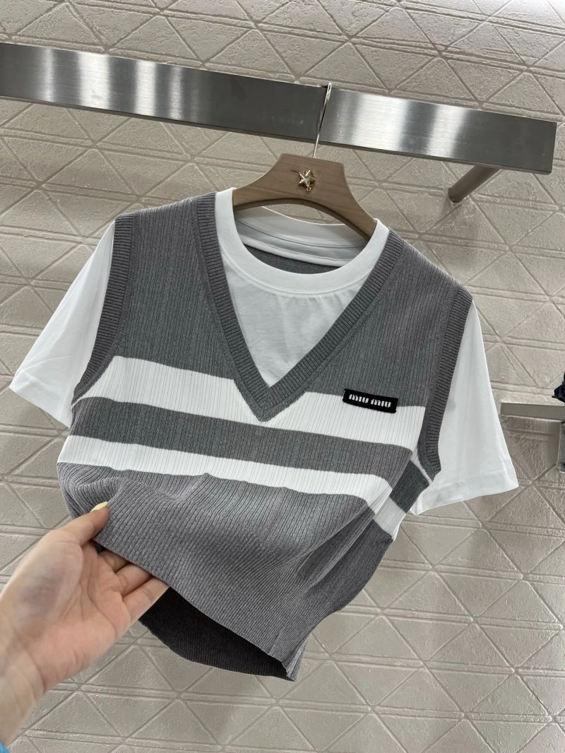 Miu Miu T-Shirts UrbanStyle 154387