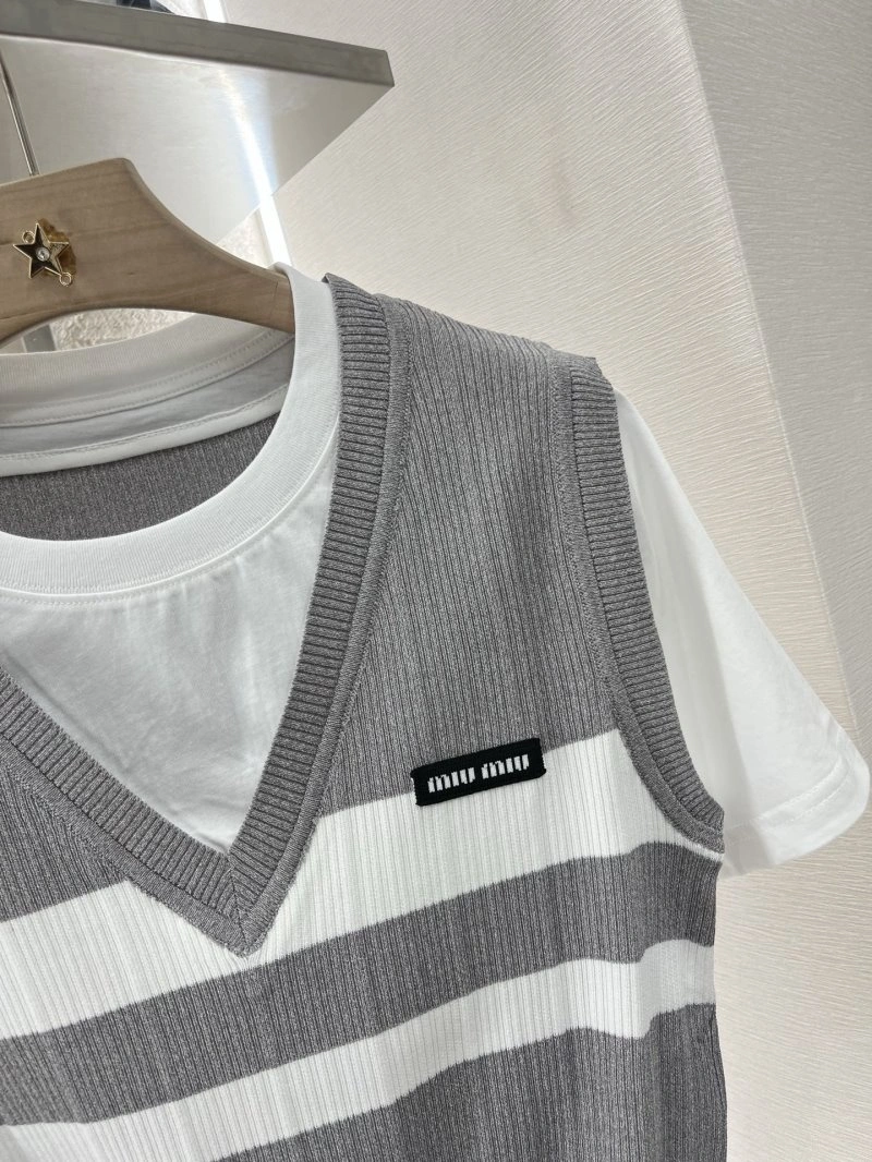 Miu Miu T-Shirts UrbanStyle 154387