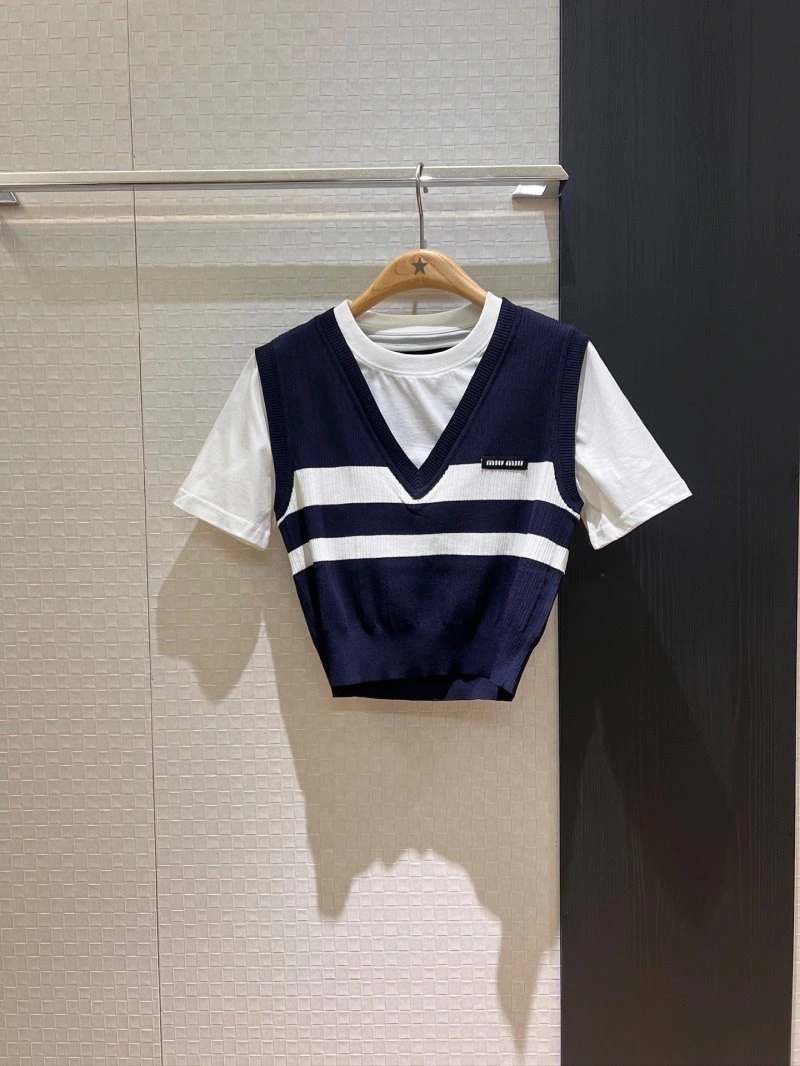 RelaxedFit Miu Miu T-Shirts 154386