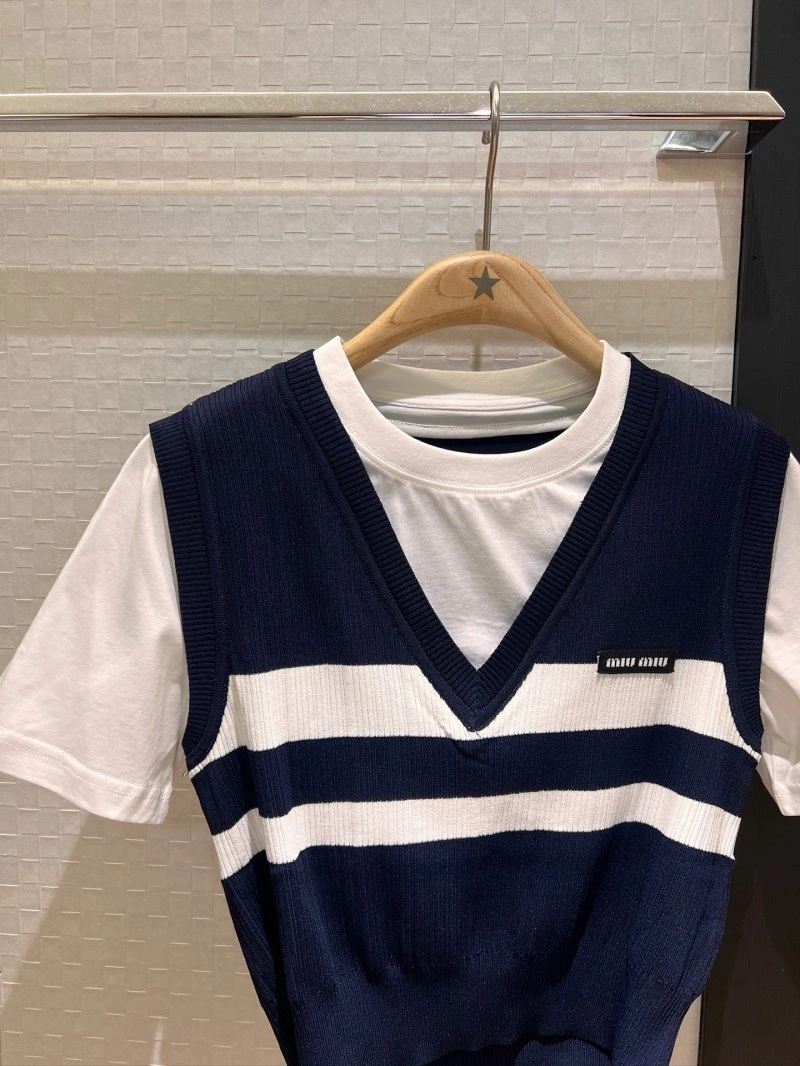 RelaxedFit Miu Miu T-Shirts 154386