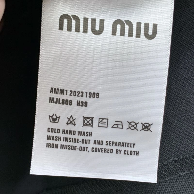 Miu Miu T-Shirts Elegant 159092