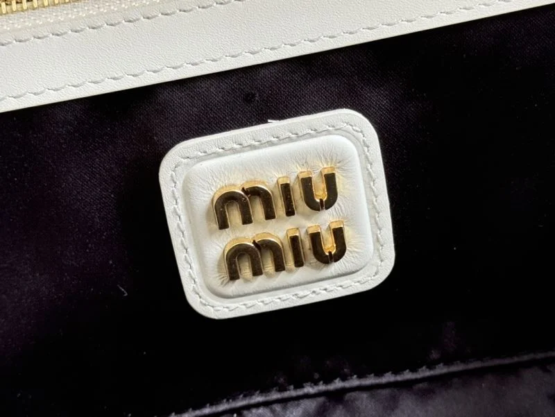 Miu Miu Top Handle Bags FastDry 49060