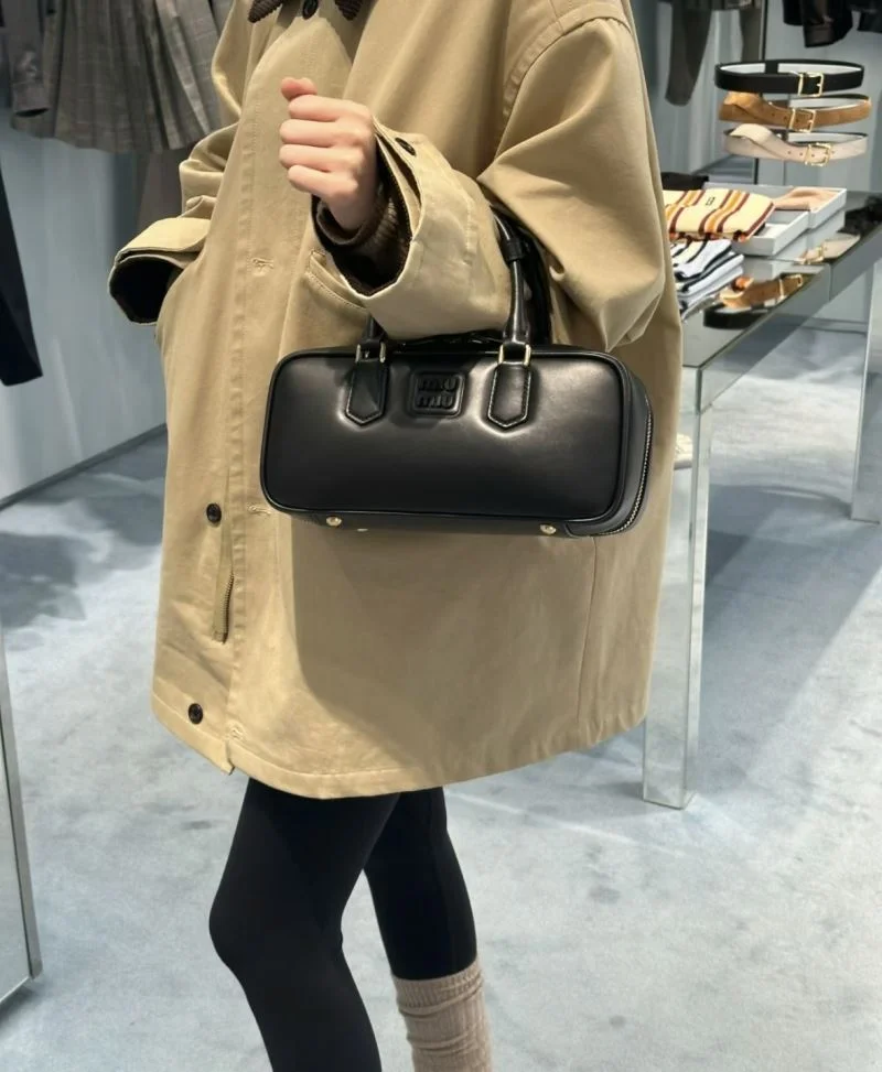 Miu Miu Top Handle Bags Unisex 49051