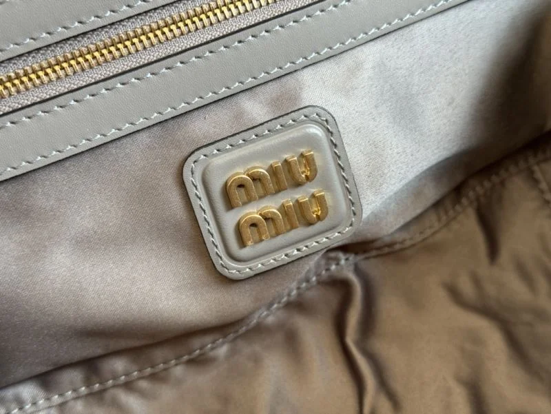 Miu Miu Top Handle Bags Trendsetting 49052