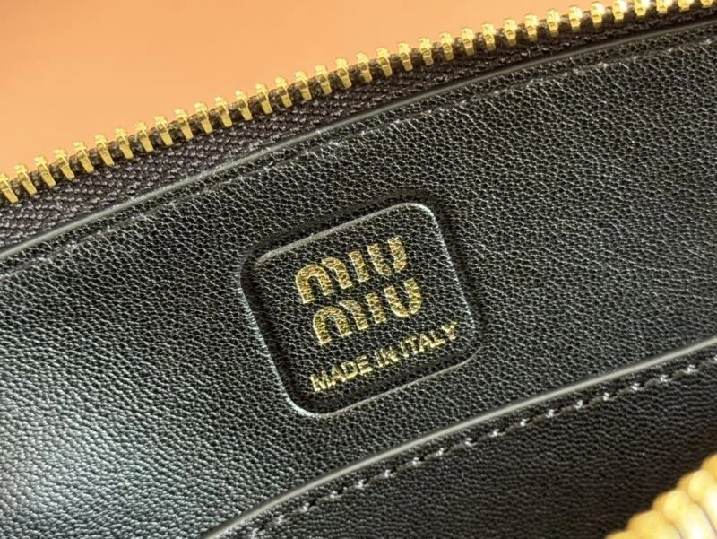 Miu Miu Top Handle Bags OdorResistant 49041