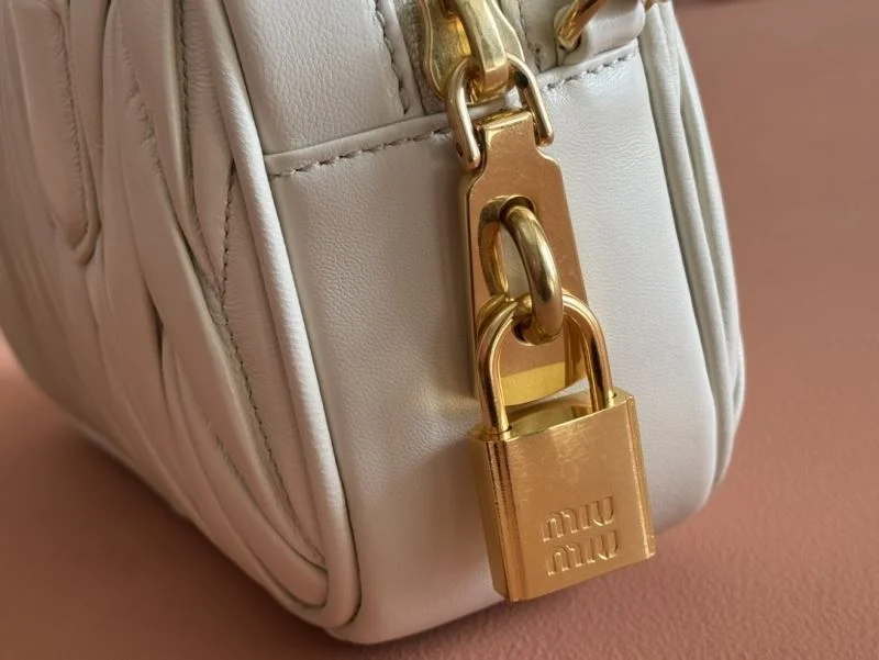 Snug Miu Miu Top Handle Bags 49053
