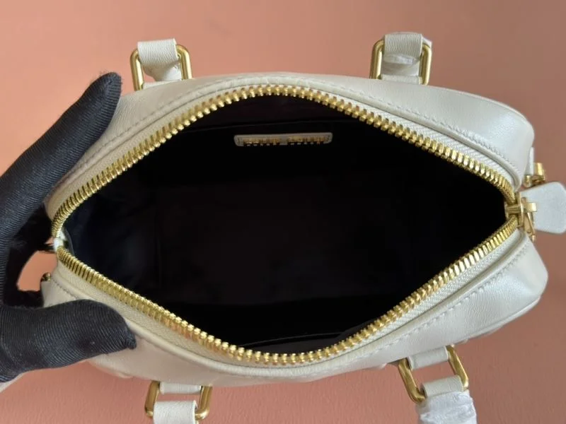 Snug Miu Miu Top Handle Bags 49053