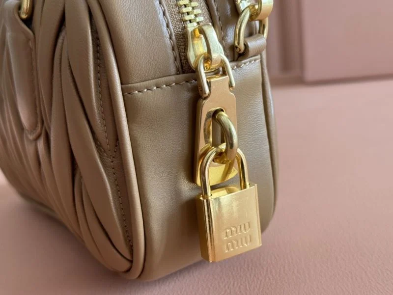 FlexibleFit Miu Miu Top Handle Bags 49020