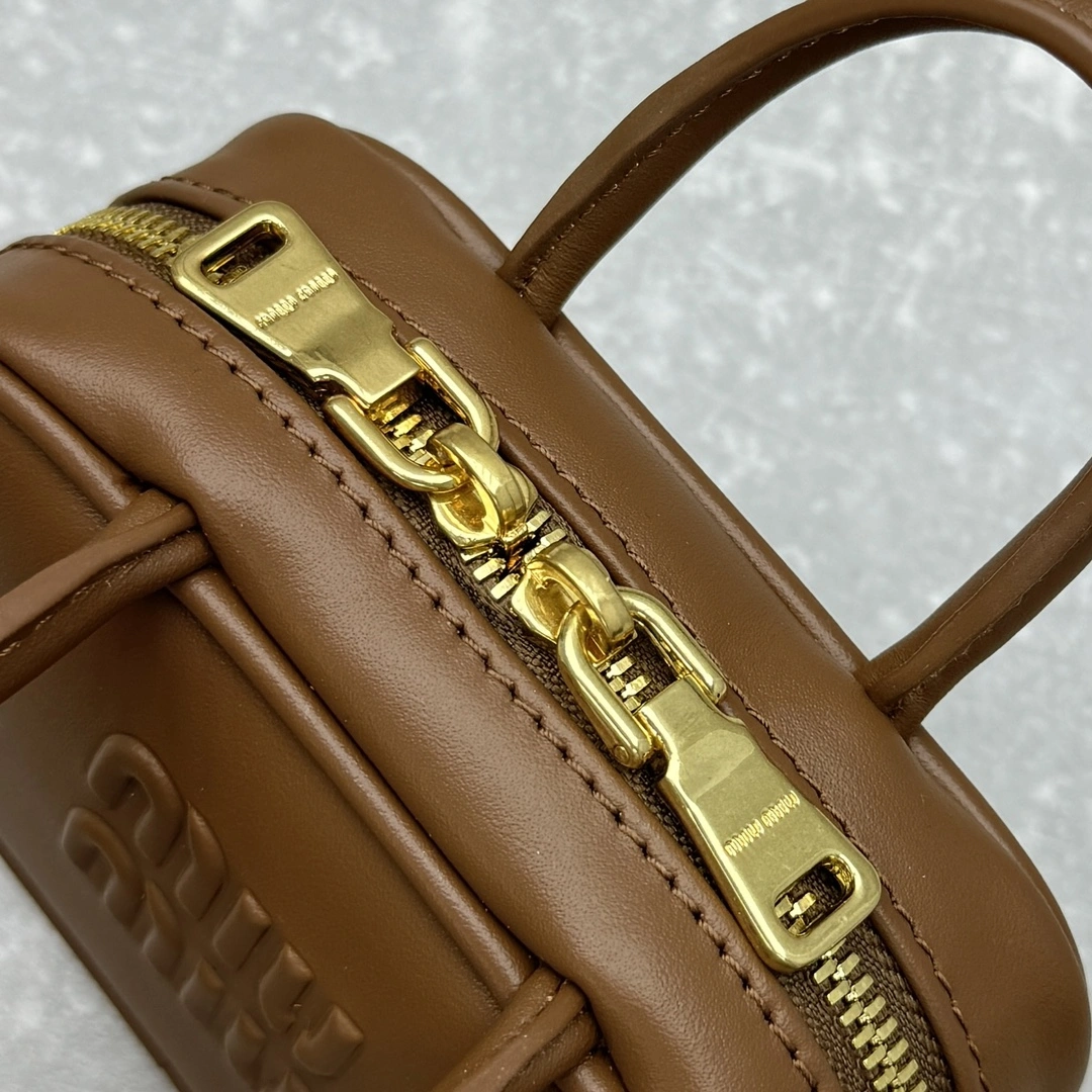 Classic Miu Miu Top Handle Bags 69512