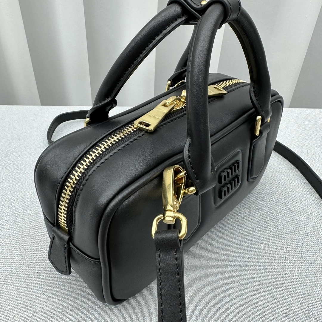 Miu Miu Top Handle Bags Flexible 69542