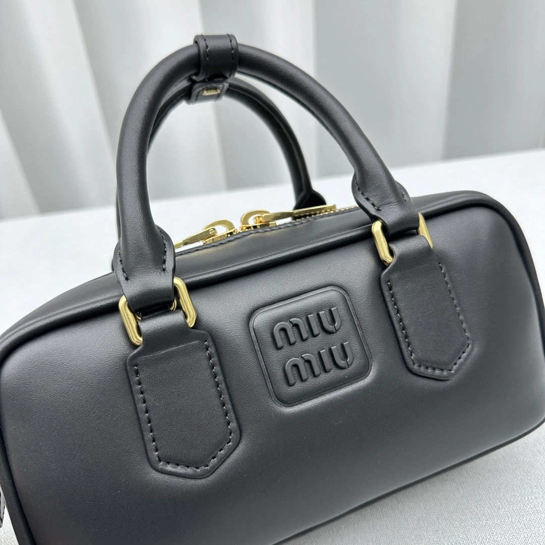 Miu Miu Top Handle Bags Flexible 69542