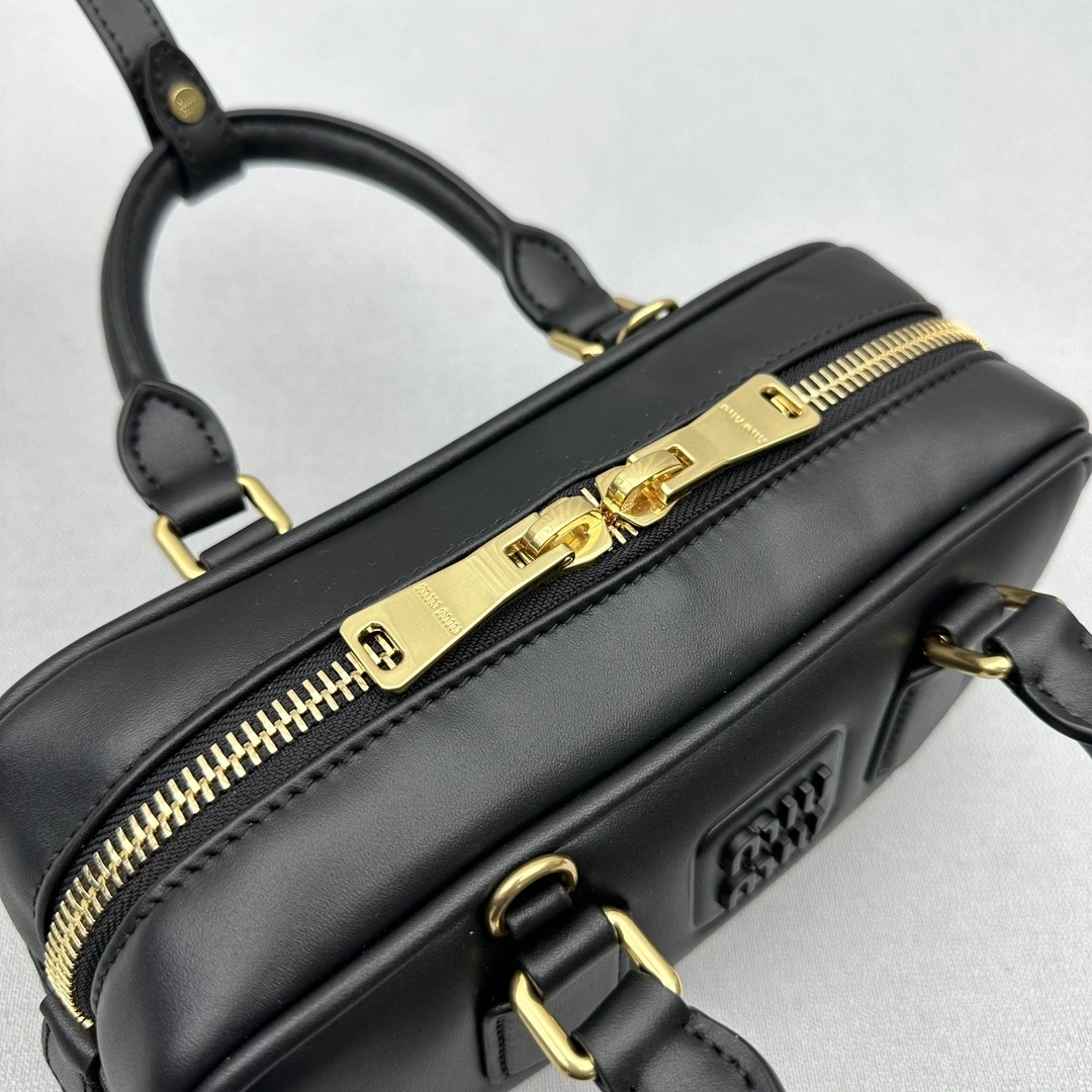 Miu Miu Top Handle Bags Flexible 69542