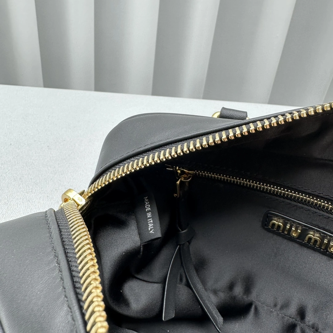 Miu Miu Top Handle Bags Flexible 69542