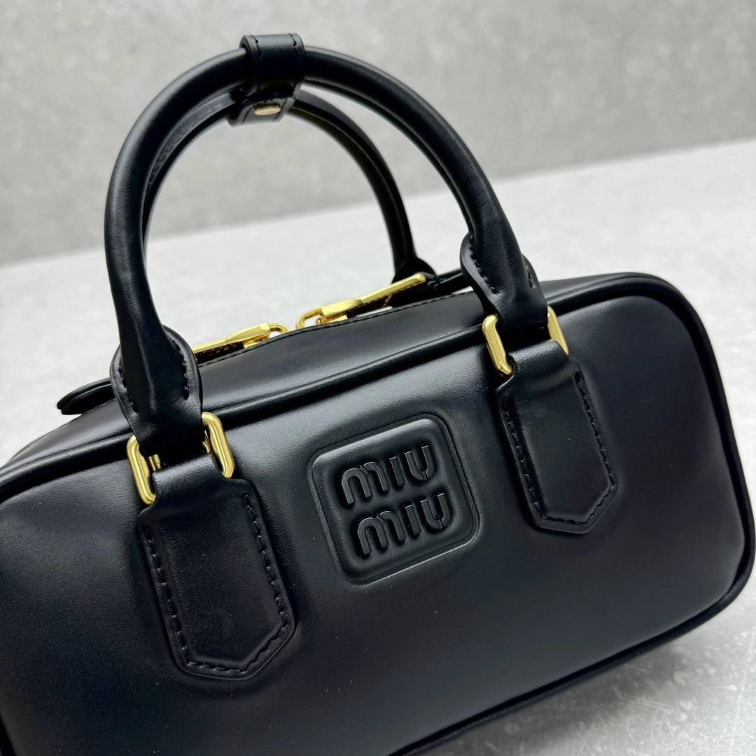 Miu Miu Top Handle Bags Elegant 69510