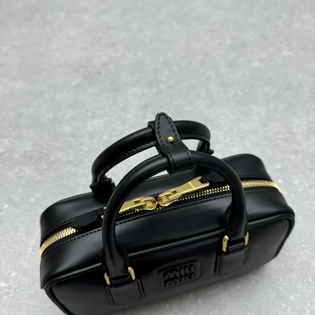 Miu Miu Top Handle Bags Elegant 69510
