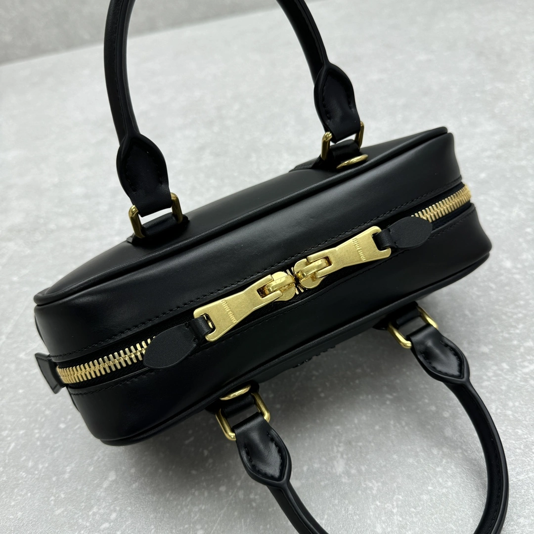 Miu Miu Top Handle Bags Elegant 69510