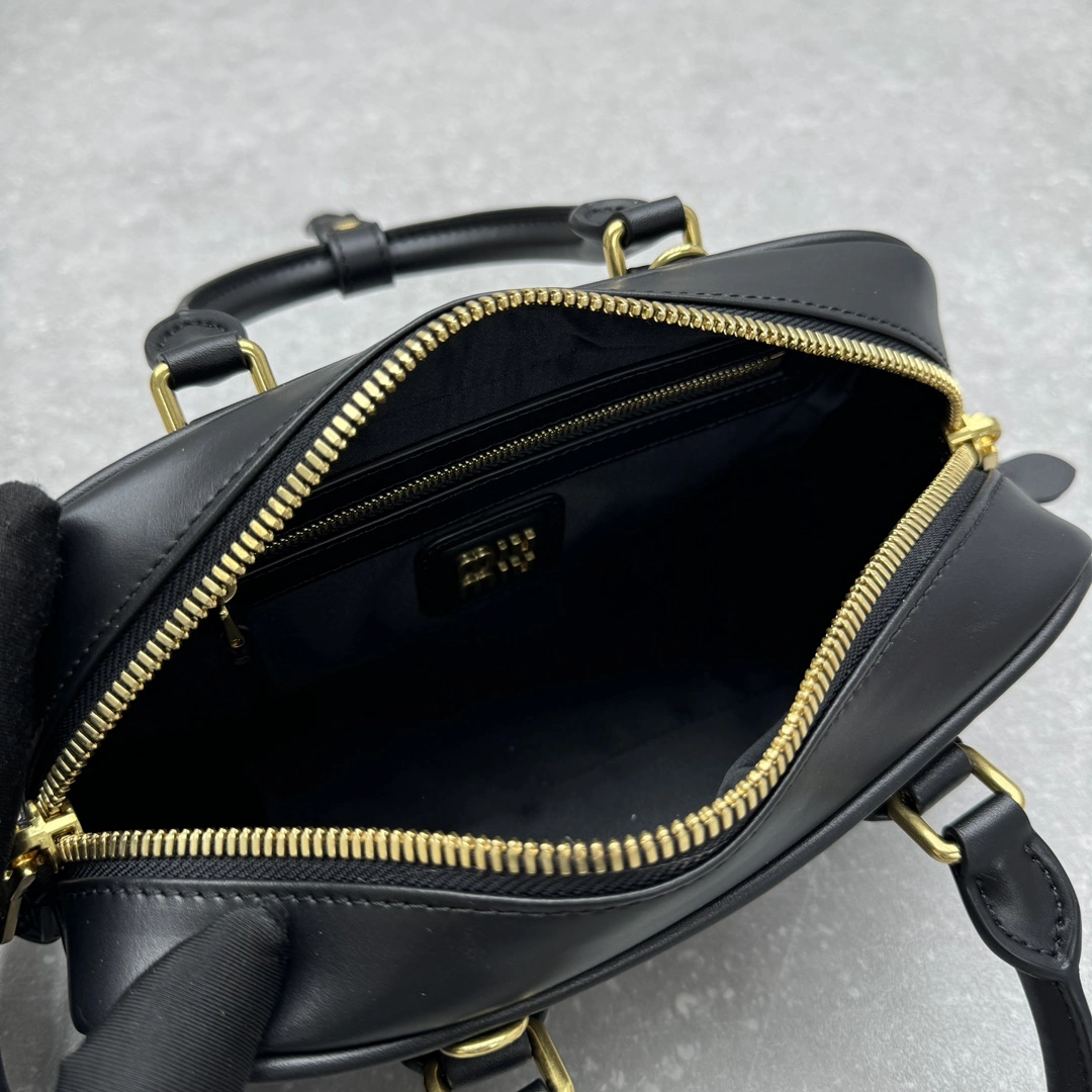 Miu Miu Top Handle Bags Elegant 69510
