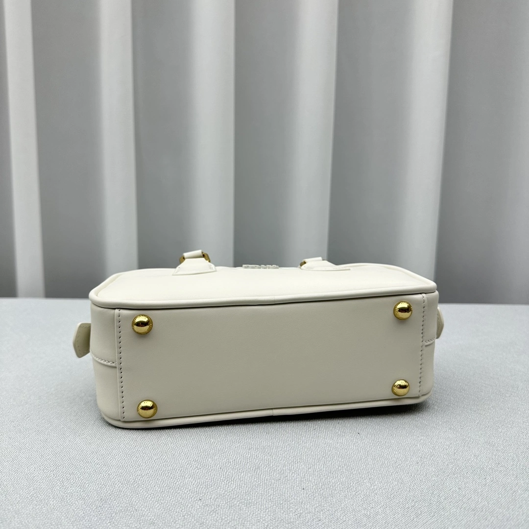 Miu Miu Top Handle Bags OnTrend 69501