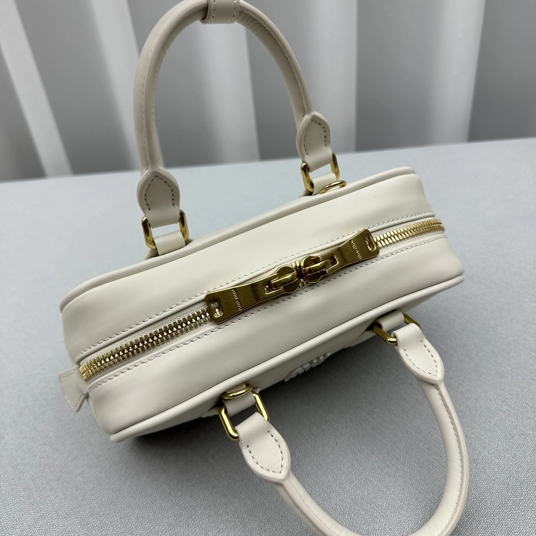 Miu Miu Top Handle Bags OnTrend 69501