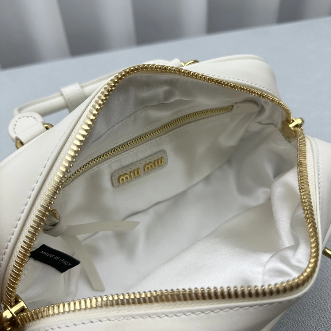 Miu Miu Top Handle Bags OnTrend 69501