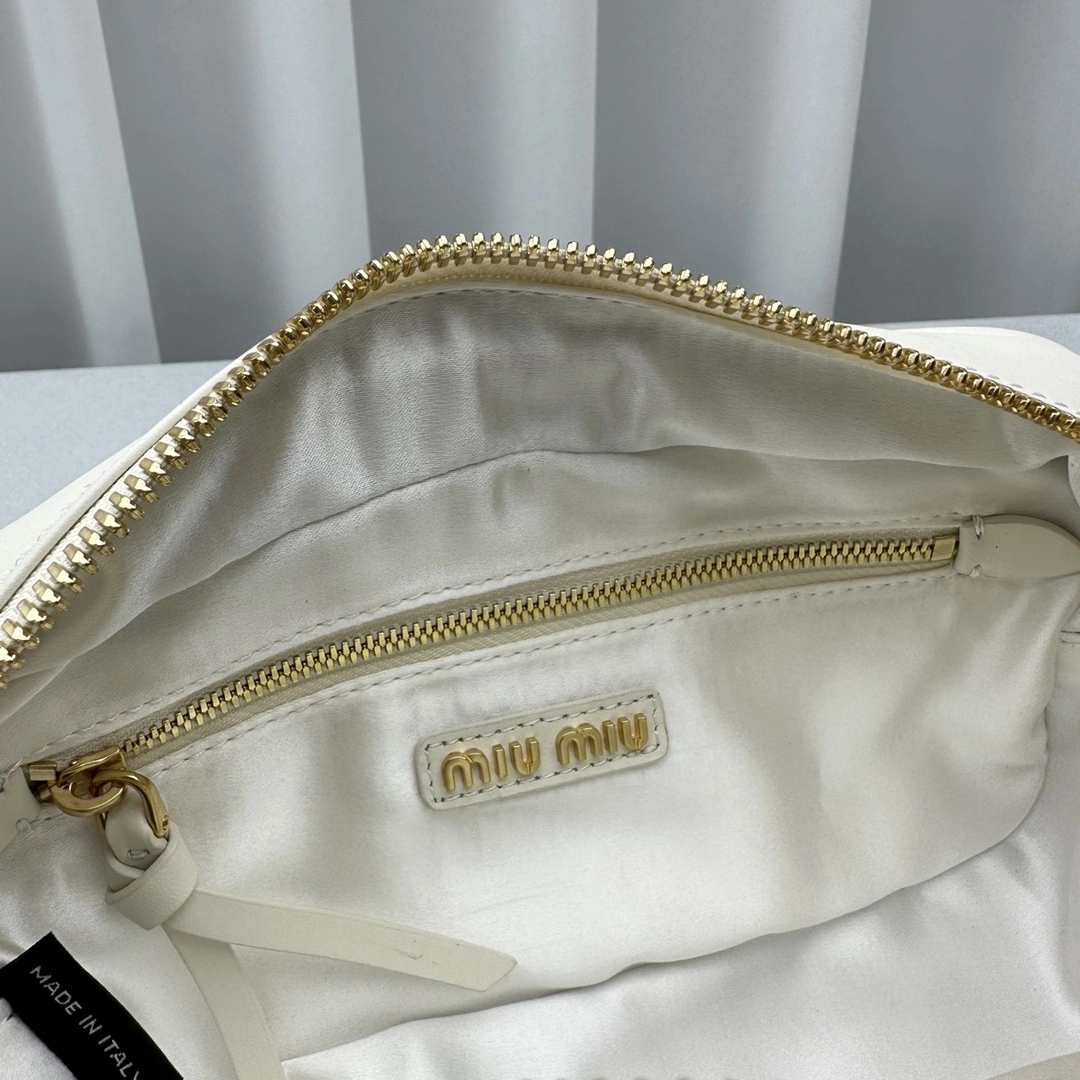 Miu Miu Top Handle Bags OnTrend 69501
