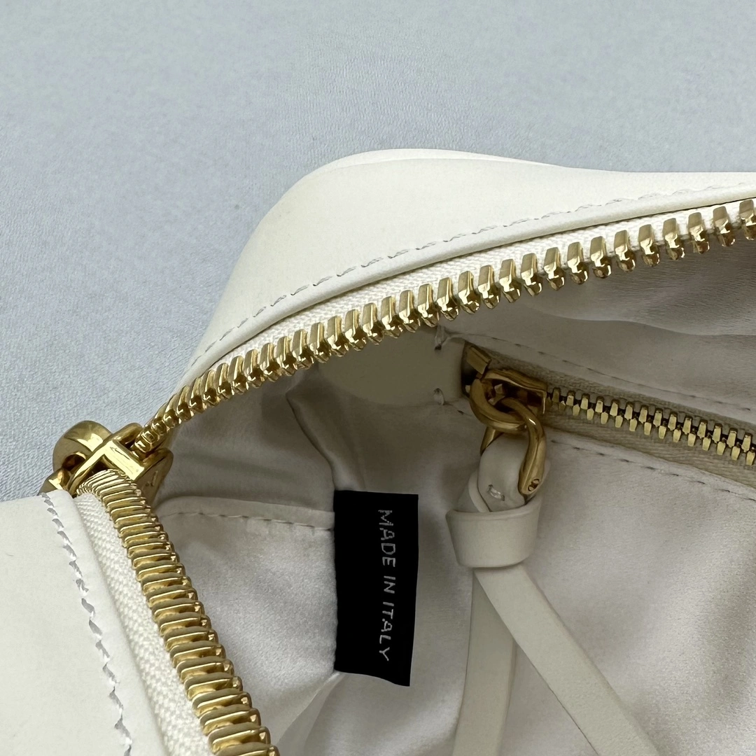 Miu Miu Top Handle Bags OnTrend 69501