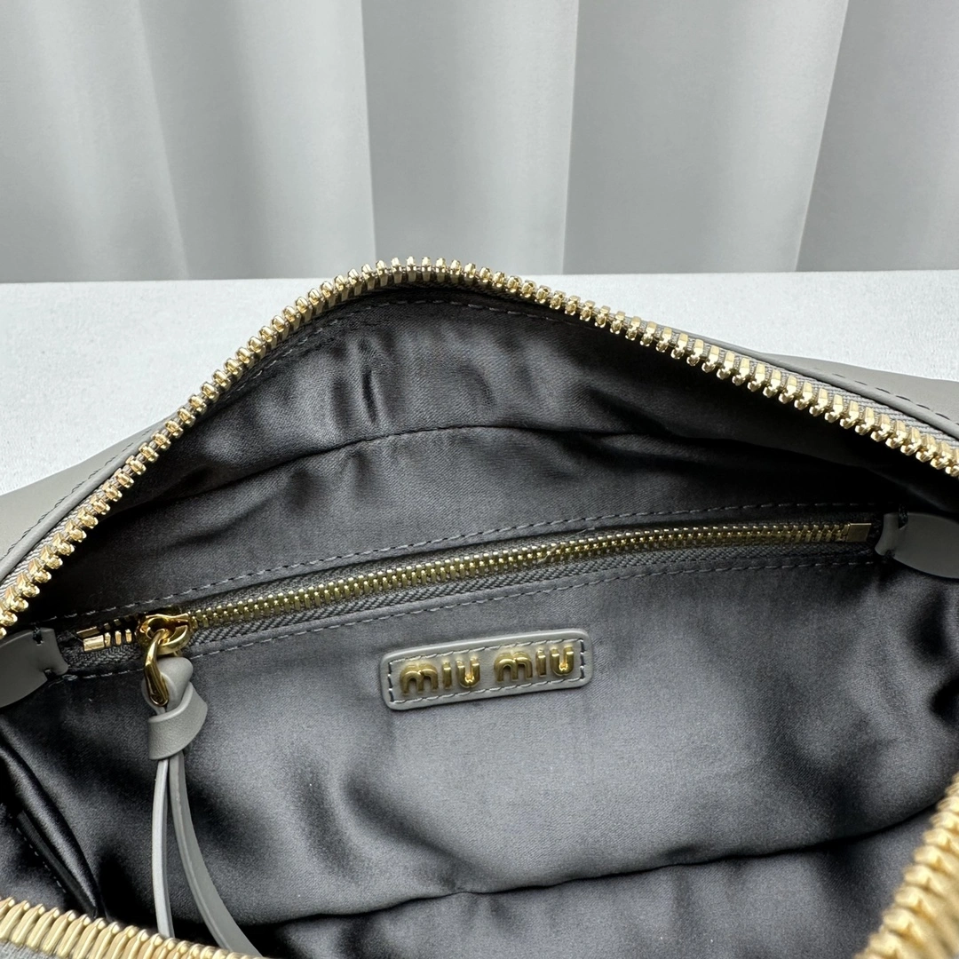 Stylish Miu Miu Top Handle Bags 69541