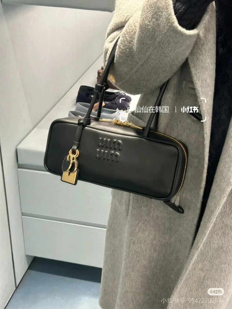 Miu Miu Top Handle Bags OnTrend 43506
