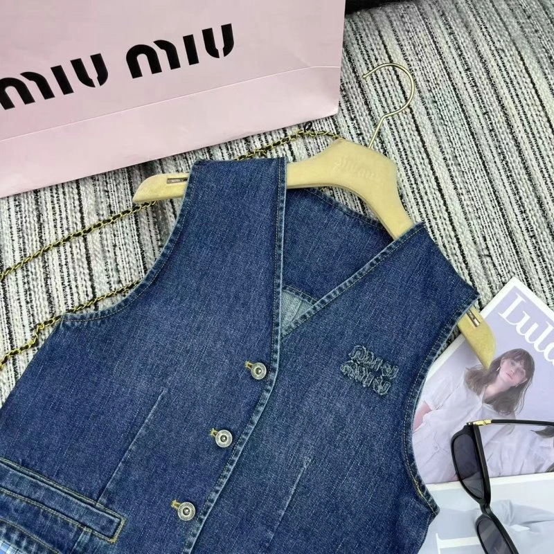 Miu Miu Vest Cozy 152138