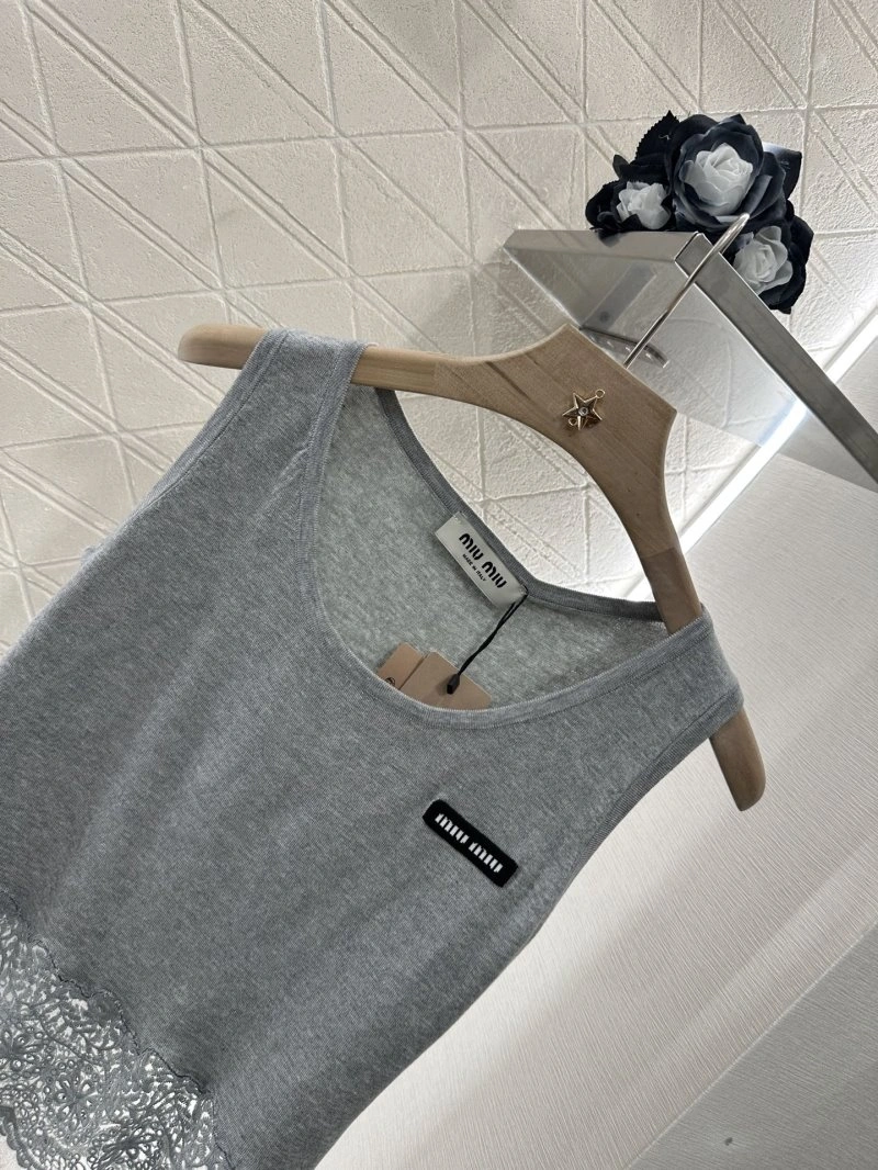 Miu Miu Vest Supportive 150982
