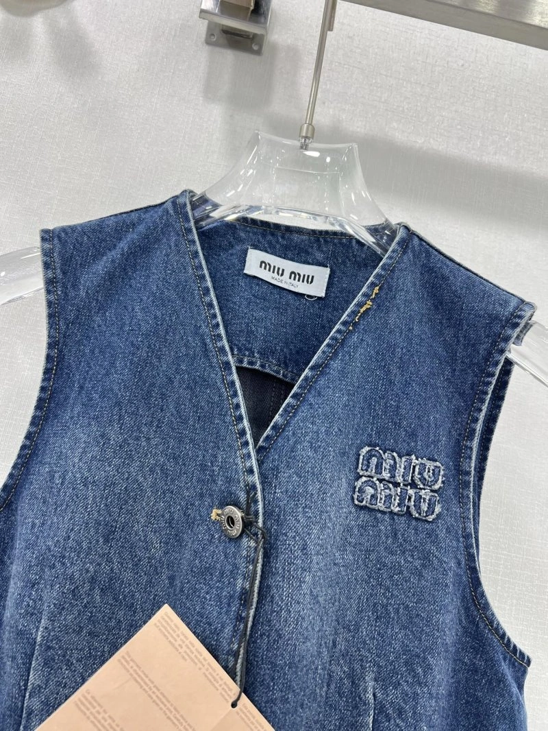 Miu Miu Vest Durable 150977