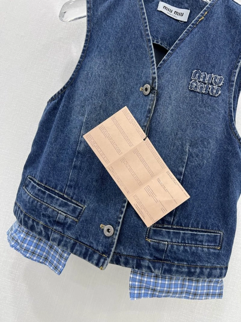 Miu Miu Vest Durable 150977