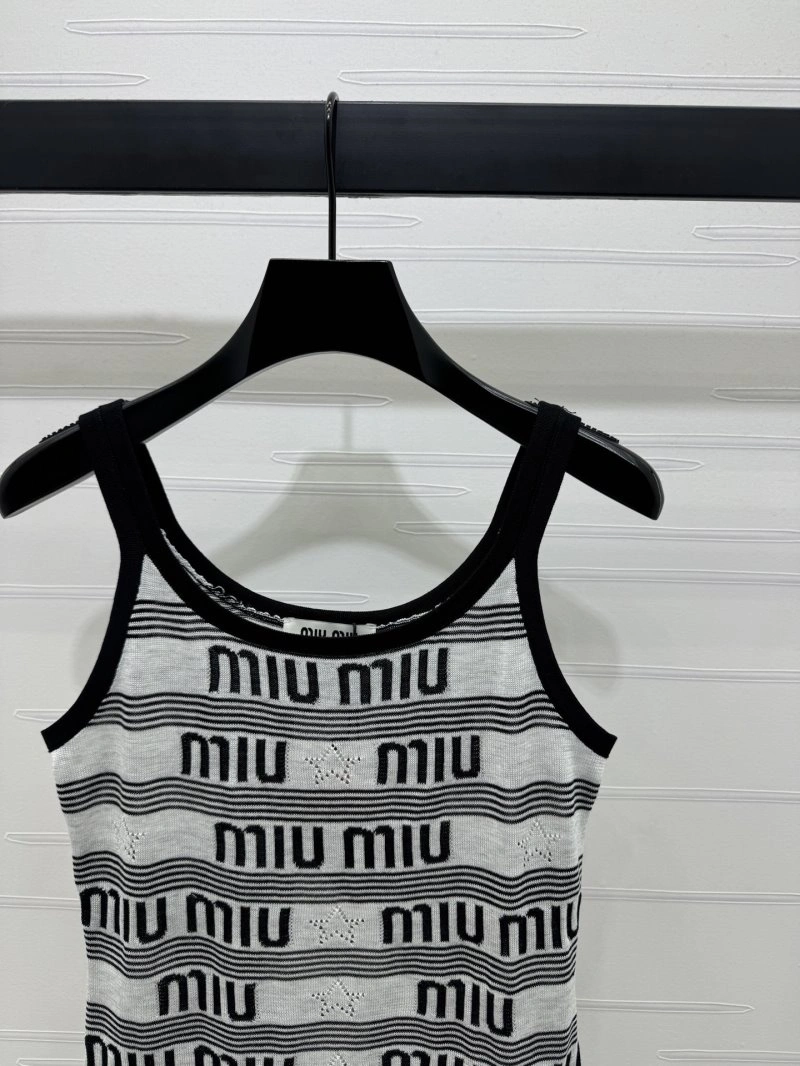 Miu Miu Vest Practical 156037