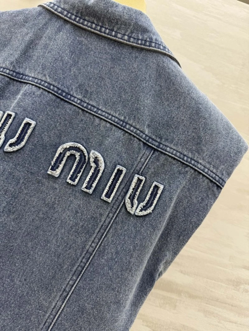 Miu Miu Vest EasyMatch 148371