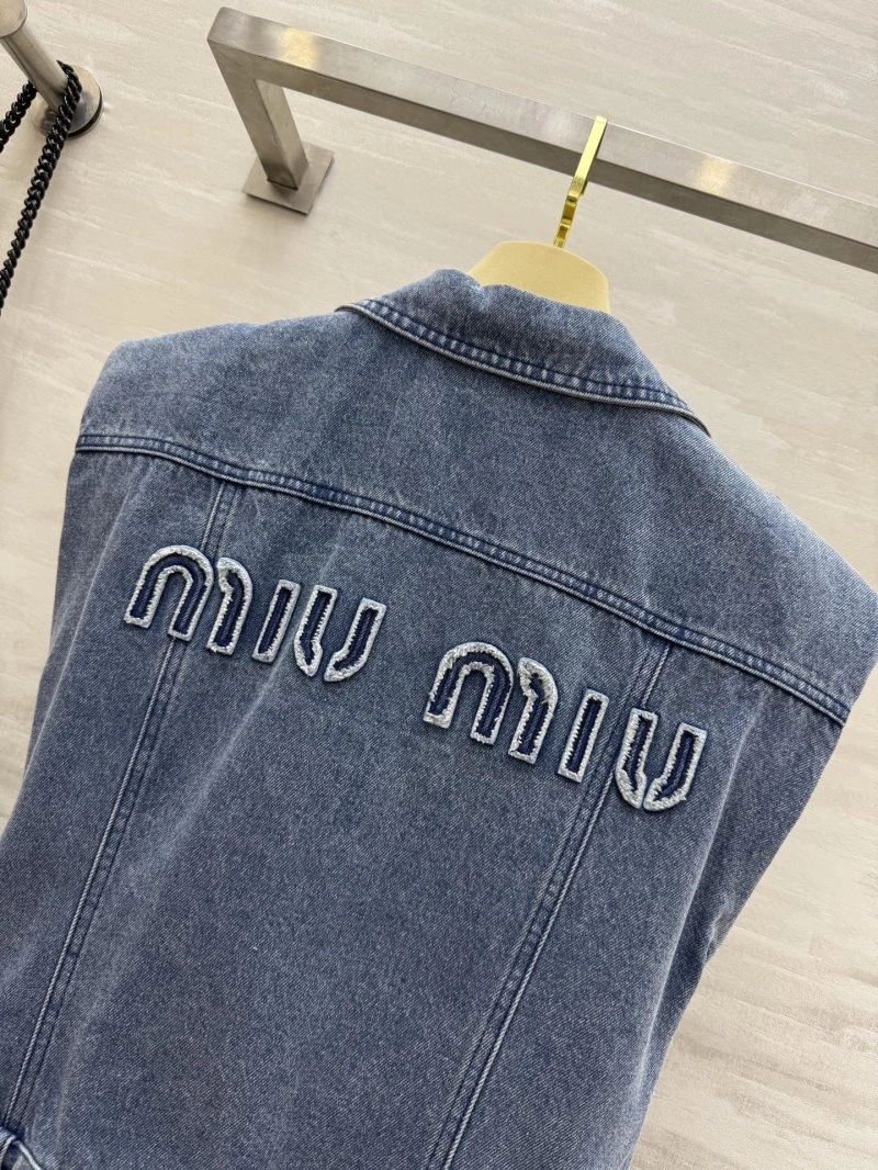 Miu Miu Vest EasyMatch 148371