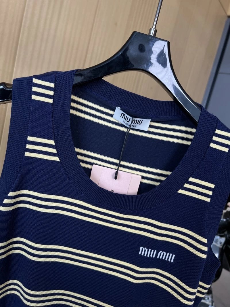 Miu Miu Vest Breathable 148385