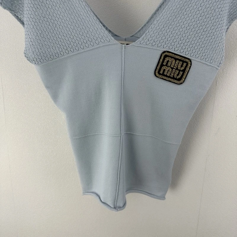 Miu Miu Vest Versatile 148342