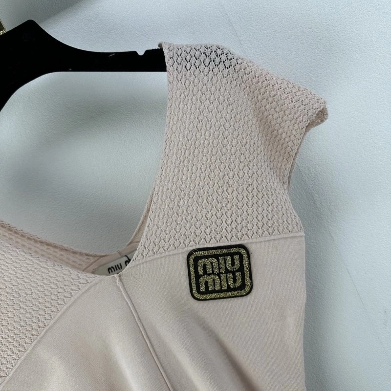 Miu Miu Vest Lightweight 148333