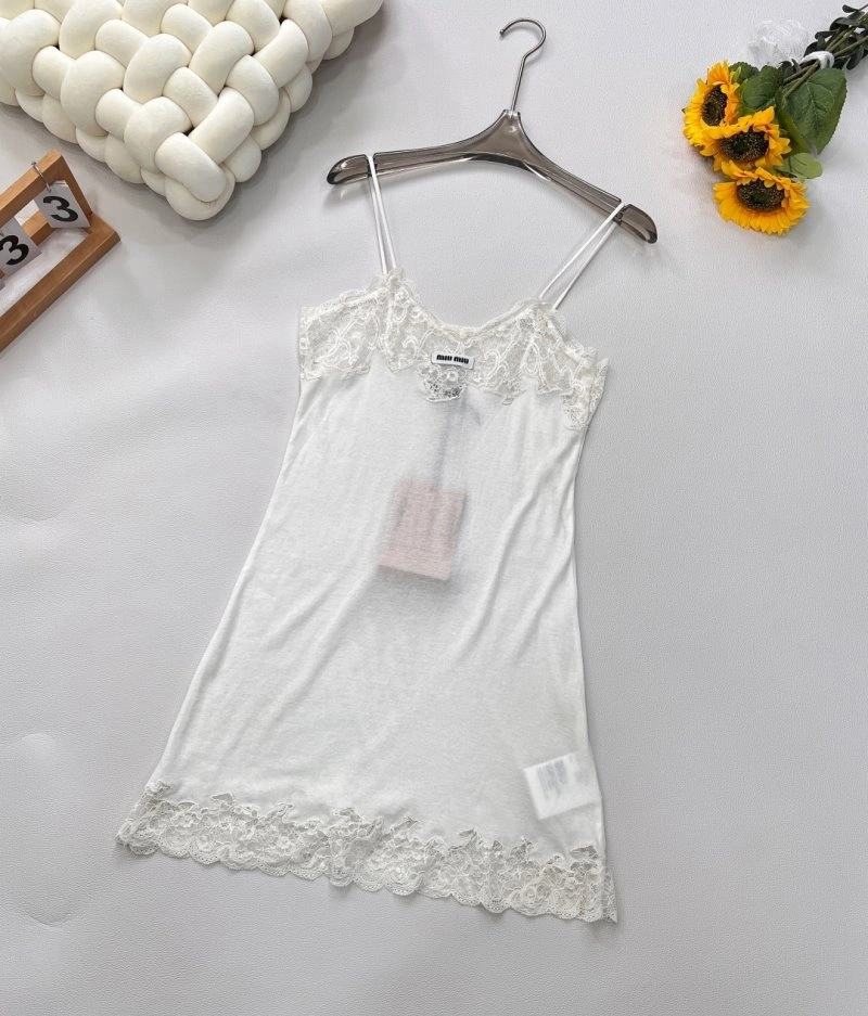 Versatile Miu Miu Vest 148337