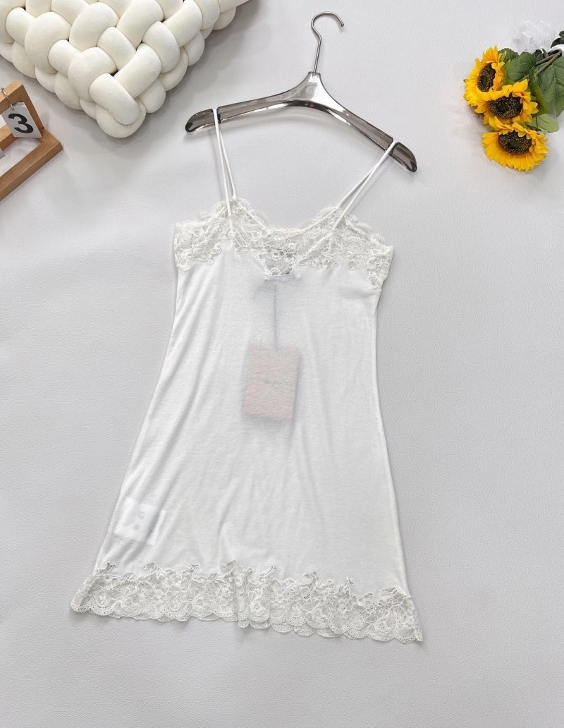 Versatile Miu Miu Vest 148337
