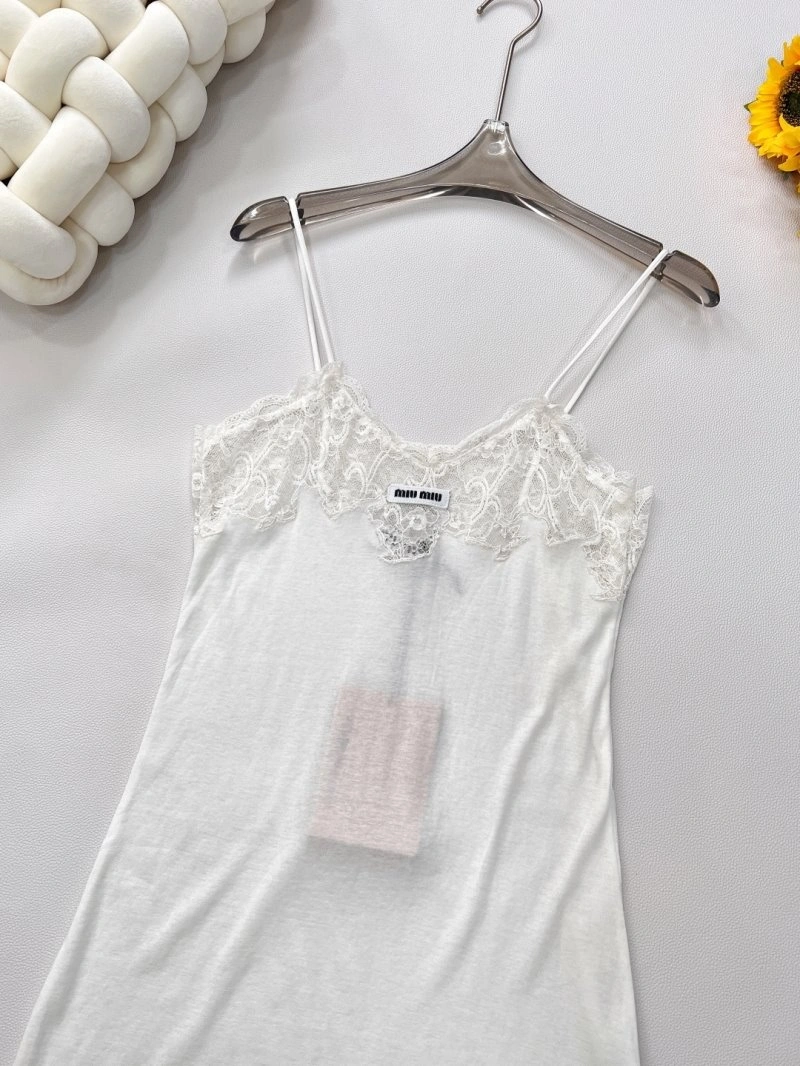 Versatile Miu Miu Vest 148337