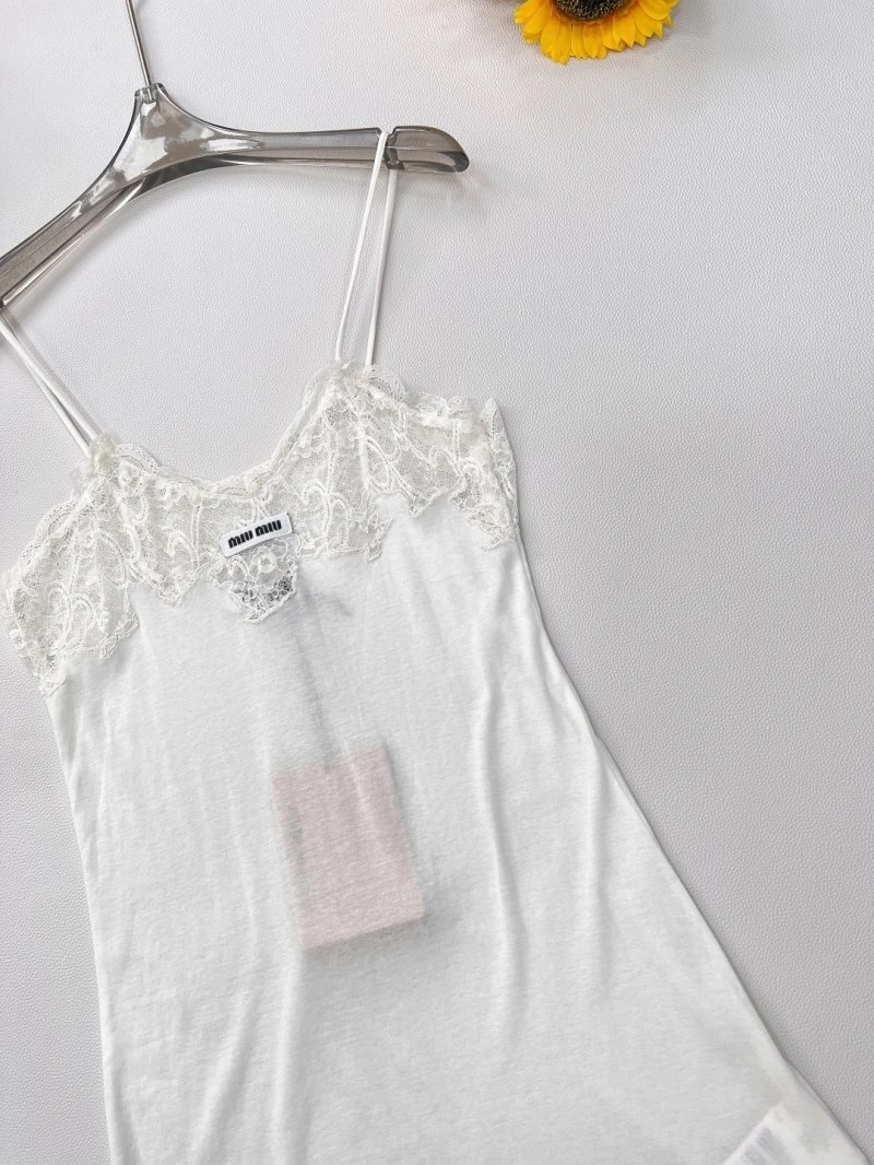 Versatile Miu Miu Vest 148337