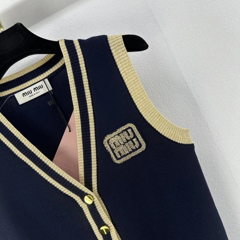 Miu Miu Vest WaterResistant 148334