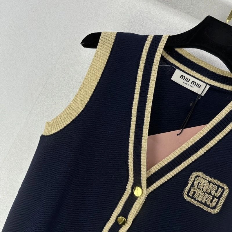 Miu Miu Vest WaterResistant 148334