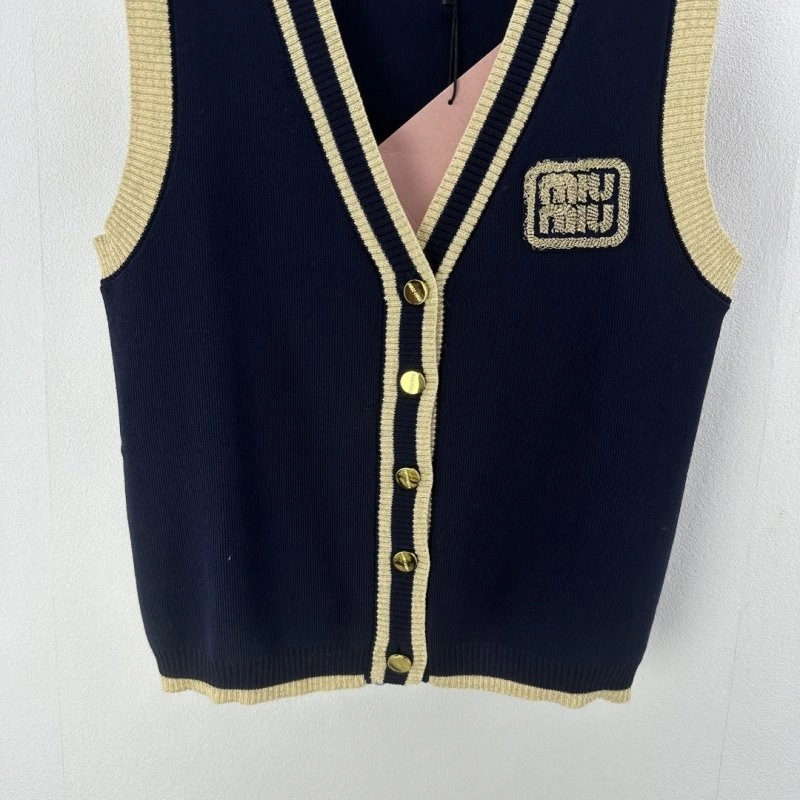 Miu Miu Vest WaterResistant 148334