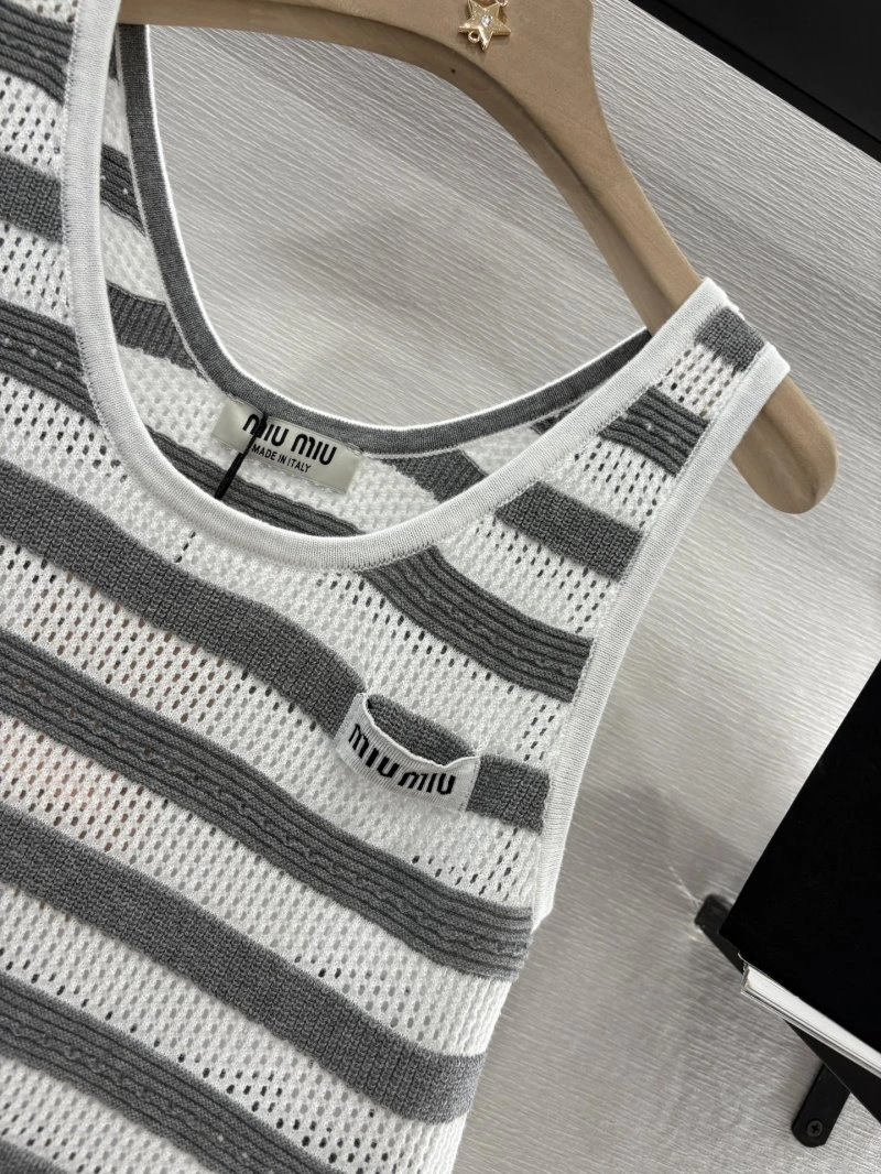 Miu Miu Vest ModernLook 154335