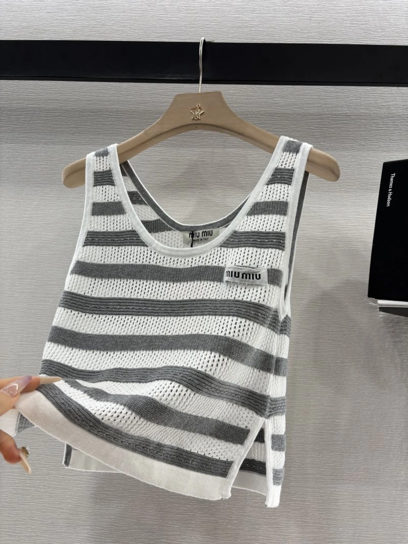 Miu Miu Vest ModernLook 154335