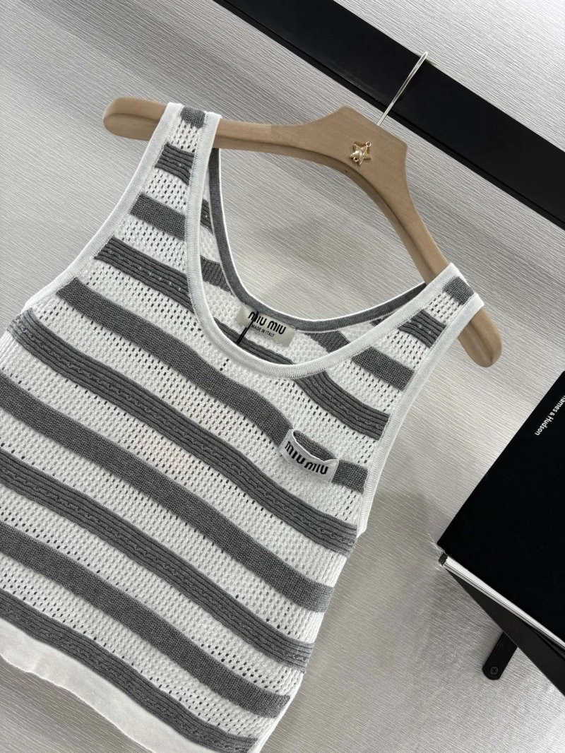 Miu Miu Vest ModernLook 154335
