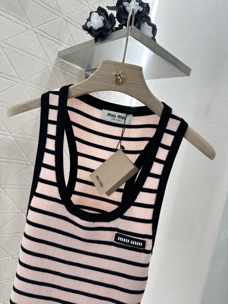 Miu Miu Vest Elegant 154314
